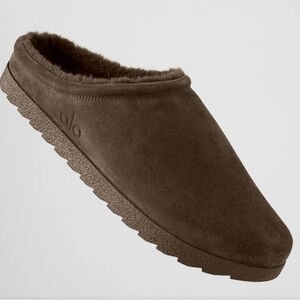 NWT Alo recovery yoga slippers